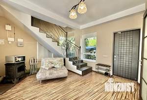 Дом 311м&sup2;, 3-этажный, посуточно, 