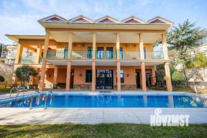 Дом 500м&sup2;, 2-этажный, посуточно, 