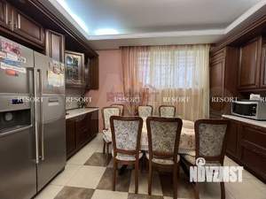 Дом 250м&sup2;, 3-этажный, посуточно, 