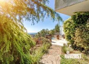 Дом 650м&sup2;, 3-этажный, посуточно, 