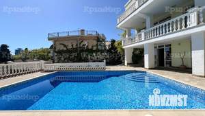 Дом 300м&sup2;, 3-этажный, посуточно, 