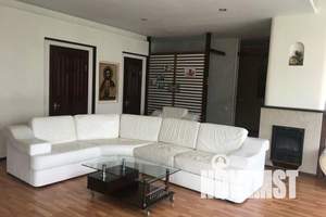 Дом 220м&sup2;, 2-этажный, посуточно, 