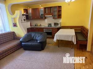 Дом 150м&sup2;, 3-этажный, посуточно, 