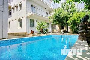 Дом 180м&sup2;, 3-этажный, посуточно, 