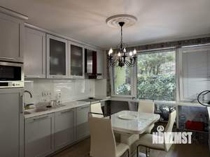 Таунхаус 275м², 3-этажный, на длительный срок, 