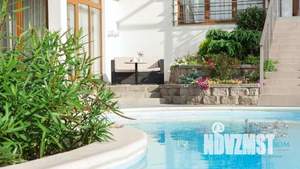 Дом 380м&sup2;, 3-этажный, посуточно, 