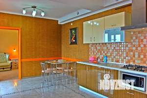 Дом 200м&sup2;, 2-этажный, посуточно, 