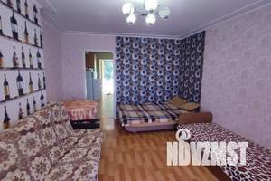 Дом 35м&sup2;, 3-этажный, посуточно, 