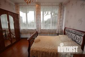 Дом 48м&sup2;, 4-этажный, посуточно, 