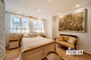 Дом 180м&sup2;, 3-этажный, посуточно, 