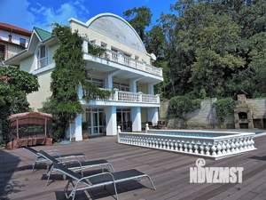 Дом 250м&sup2;, 3-этажный, посуточно, 