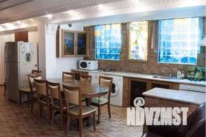 Дом 200м&sup2;, 3-этажный, посуточно, 