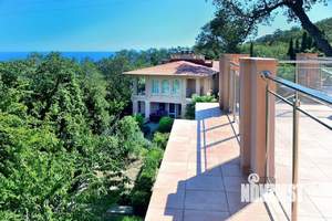 Дом 100м², 2-этажный, на длительный срок, 