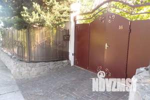 Дом 140м&sup2;, 3-этажный, посуточно, 