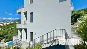 Дом 350м&sup2;, 4-этажный, посуточно, 