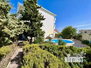 Дом 320м&sup2;, 4-этажный, посуточно, 