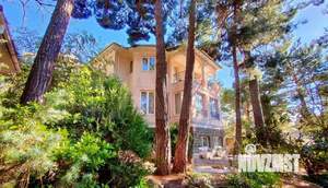 Дом 500м&sup2;, 3-этажный, посуточно, 