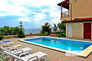 Дом 200м&sup2;, 2-этажный, посуточно, 