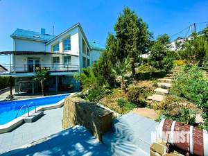 Дом 350м&sup2;, 2-этажный, посуточно, 