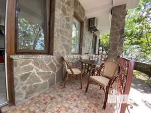 Дом 300м&sup2;, 3-этажный, посуточно, 