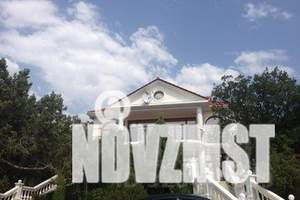 Дом 200м&sup2;, 3-этажный, посуточно, 