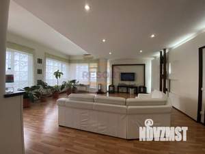 Дом 230м&sup2;, 2-этажный, на длительный срок, 