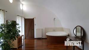 Дом 400м&sup2;, 3-этажный, посуточно, 