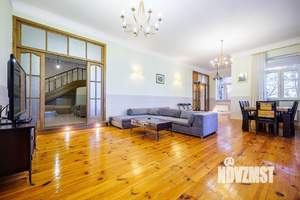 Дом 500м&sup2;, 2-этажный, посуточно, 