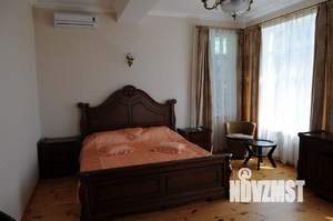 Дом 750м², 3-этажный, посуточно, 