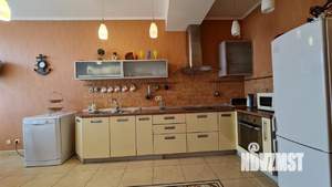 Дом 200м², 3-этажный, посуточно, 