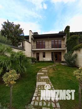 Дом 200м&sup2;, 2-этажный, посуточно, 