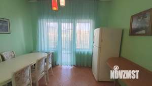 Дом 241м&sup2;, 3-этажный, на длительный срок, 