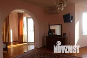 Дом 280м&sup2;, 3-этажный, посуточно, 