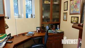 Дом 241м&sup2;, 3-этажный, на длительный срок, 