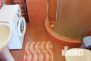 Дом 70м&sup2;, 3-этажный, посуточно, 