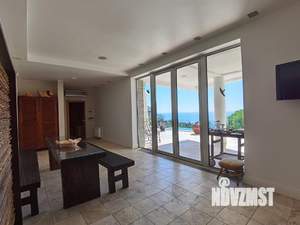 Дом 450м&sup2;, 2-этажный, посуточно, 