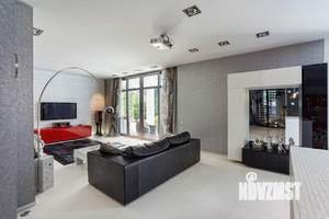 Дом 350м&sup2;, 2-этажный, на длительный срок, 