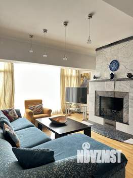 Дом 395м&sup2;, 3-этажный, на длительный срок, 