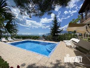 Дом 300м&sup2;, 3-этажный, посуточно, 