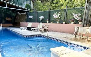 Дом 395м&sup2;, 3-этажный, на длительный срок, 