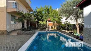 Дом 180м&sup2;, 3-этажный, посуточно, 