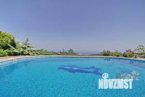 Дом 350м&sup2;, 3-этажный, посуточно, 