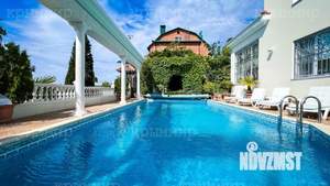 Дом 350м&sup2;, 3-этажный, посуточно, 