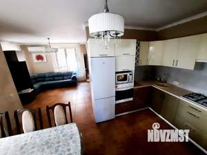 Дом 240м&sup2;, 3-этажный, посуточно, 