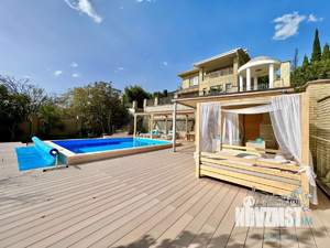 Дом 300м², 3-этажный, посуточно, 