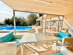 Дом 300м&sup2;, 3-этажный, посуточно, 