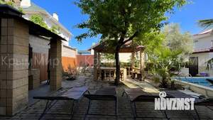 Дом 180м&sup2;, 3-этажный, посуточно, 