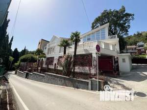 Дом 1000м², 3-этажный, посуточно, 