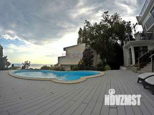 Дом 300м&sup2;, 3-этажный, посуточно, 