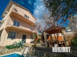 Дом 180м², 3-этажный, посуточно, 